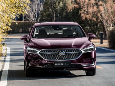 Buick LaCrosse III Рестайлинг, Седан — вид спереди