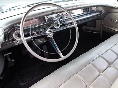 Buick Limited، قابلة للتحويل — لوحة القيادة