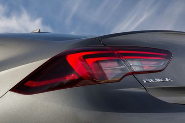 Buick Regal سادساً، ليفتباك — المصباح الخلفي