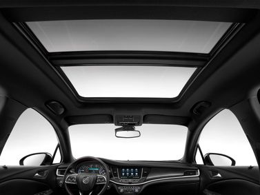 Buick Verano II Рестайлинг 2, Седан — общий вид салона