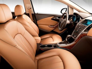 Buick Verano I, Седан — место водителя