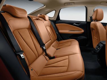 Buick Verano II, Седан — задние сиденья