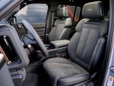 BYD FangChengBao Leopard 5 I, Внедорожник 5 дв. — передние сиденья