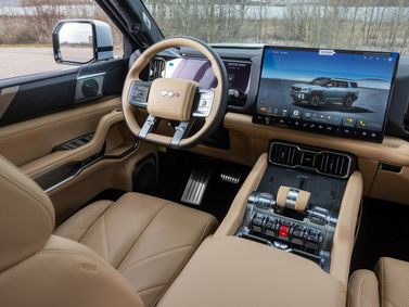 BYD FangChengBao Leopard 8, Внедорожник 5 дв. — место водителя