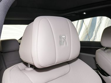 BYD Han I Рестайлинг 2, Седан DM — передние сиденья