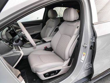 BYD Han I Рестайлинг 2, Седан DM — передние сиденья