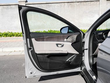 BYD Han I Рестайлинг 2, Седан DM — деталь интерьера