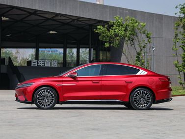 BYD Han I، سيدان EV — منظر من الجانب الأيسر