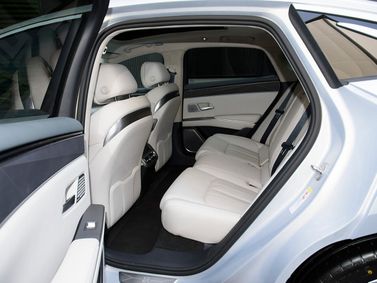 BYD Han L، سيدان — المقاعد الخلفية