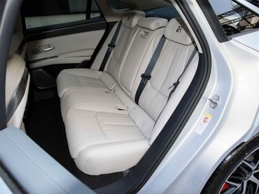 BYD Han L، سيدان — المقاعد الخلفية