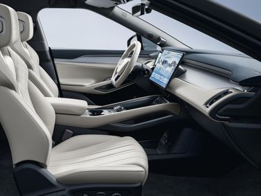 BYD Song L, Внедорожник 5 дв. EV — передние сиденья