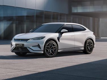 BYD Song L, Внедорожник 5 дв. EV — вид спереди в три четверти