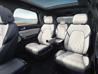 BYD Tang فيس ليفت الثاني، دفع رباعي 5 أبواب DM — المقاعد الخلفية