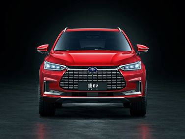BYD Tang ثانياً، دفع رباعي 5 أبواب EV — منظر أمامي