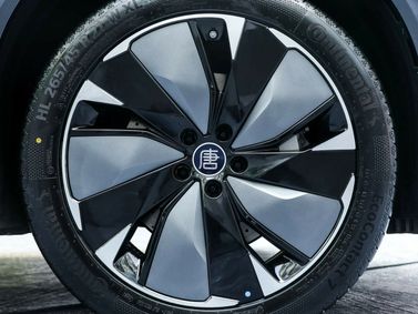 BYD Tang L، دفع رباعي 5 أبواب — جنط العجلة