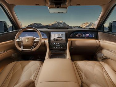 BYD Yangwang U8, Внедорожник 5 дв. L — место водителя