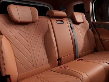 BYD Yangwang U8، دفع رباعي 5 أبواب — المقاعد الخلفية