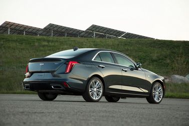Cadillac CT4 I, Седан — вид сзади справа