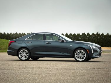 Cadillac CT4 I, Седан — вид справа