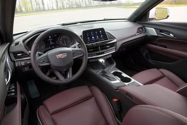 Cadillac CT4 I, Седан — место водителя