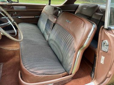 Cadillac Eldorado III, Купе-Хардтоп Seville — передние сиденья