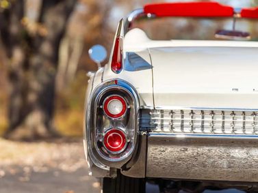 Cadillac Eldorado IV Рестайлинг, Кабриолет Biarritz — задний фонарь