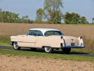 Cadillac Series 62 رابعاً، كوبيه - سقف صلب — منظر خلفي أيسر
