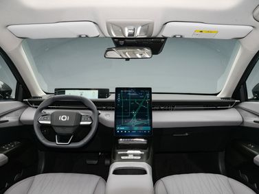 Changan Qiyuan A05 I Рестайлинг, Седан — передняя панель