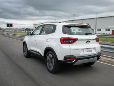Chery Tiggo 5x I, Внедорожник 5 дв. — вид сзади в три четверти