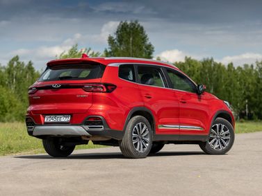 Chery Tiggo 8 I Рестайлинг, Внедорожник 5 дв. — вид сзади в три четверти