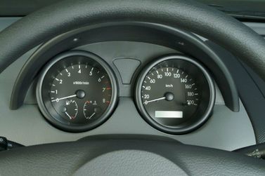 Chevrolet Aveo I، سيدان — لوحة العدادات