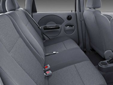 Chevrolet Aveo I، هاتشباك 5 أبواب — المقاعد الخلفية