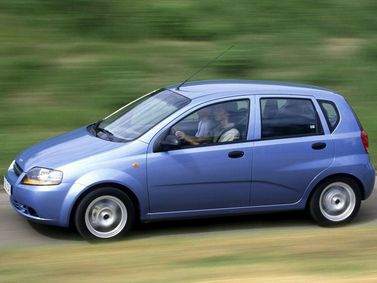 Chevrolet Aveo I، هاتشباك 5 أبواب — منظر أمامي أيسر