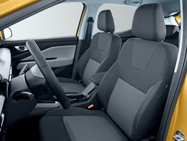 Chevrolet Aveo ثالثاً، هاتشباك 5 أبواب — المقاعد الأمامية