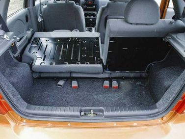 Chevrolet Aveo I، هاتشباك 5 أبواب — حجرة الأمتعة