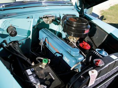 Chevrolet Bel Air I, Купе — моторный отсек