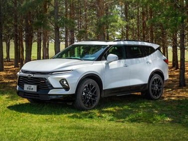 Chevrolet Blazer III (سوق الصين) تحديث التصميم، دفع رباعي 5 أبواب — منظر أمامي بزاوية ثلاثة أرباع