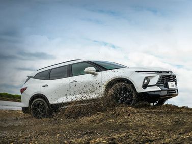 Chevrolet Blazer III (سوق الصين) تحديث التصميم، دفع رباعي 5 أبواب — منظر أمامي بزاوية ثلاثة أرباع