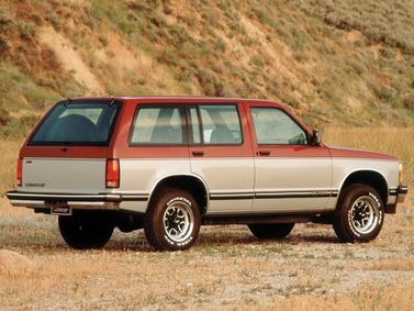 Chevrolet Blazer I Рестайлинг, Внедорожник 5 дв. — вид сзади справа