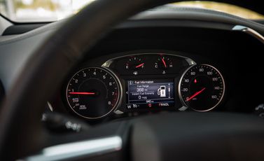 Chevrolet Blazer ثالثاً، دفع رباعي 5 أبواب — لوحة العدادات