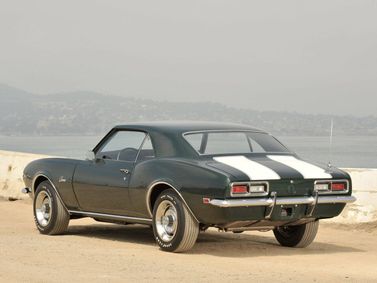 Chevrolet Camaro I, Купе — вид сзади слева