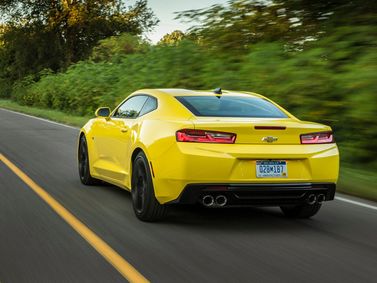 Chevrolet Camaro VI, Купе — вид сзади справа