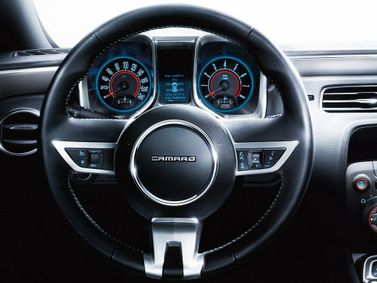 Chevrolet Camaro V, Купе — рулевое колесо