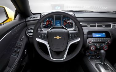 Chevrolet Camaro V، قابلة للتحويل — منطقة السائق