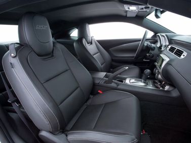 Chevrolet Camaro فيس ليفت V، كوبيه — المقاعد الأمامية