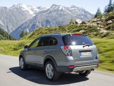 Chevrolet Captiva أنا فيس ليفت، دفع رباعي 5 أبواب — منظر خلفي أيمن