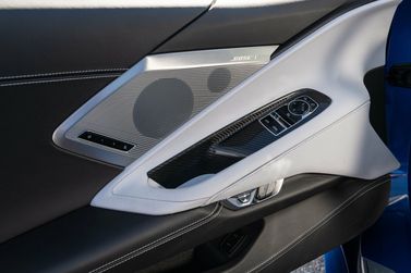 Chevrolet Corvette C8، تارغا — تفصيل داخلي