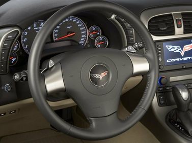 Chevrolet Corvette C6، قابلة للتحويل — منطقة السائق