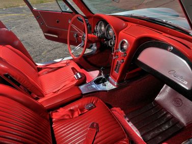 Chevrolet Corvette C2، كوبيه — منطقة السائق