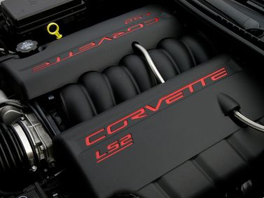 Chevrolet Corvette C6، قابلة للتحويل — حجرة المحرك